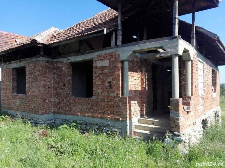Casă cu 3 camere cu Teren 780 Mp în Runcu