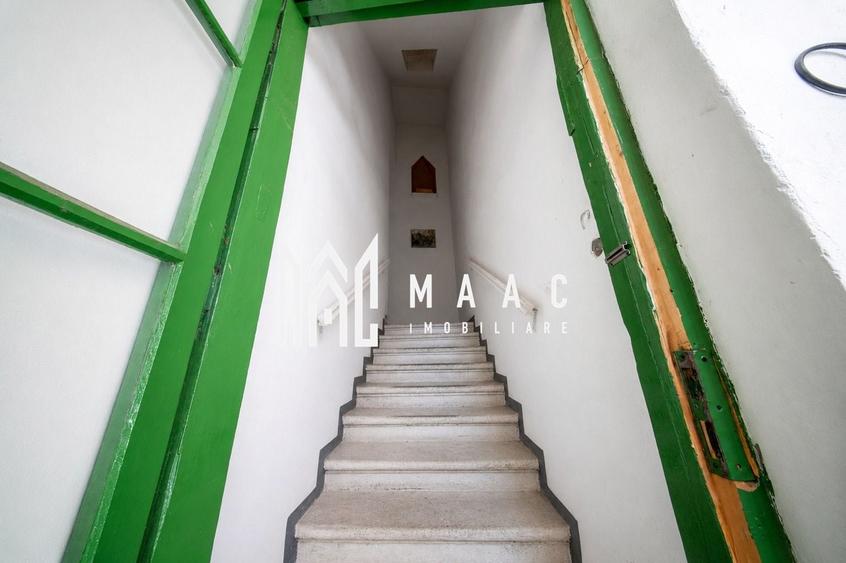 Casă individuală cu 6 camere cu Canalizare în Ultracentral