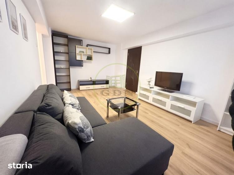 Apartament cu 3 camere semidecomandat în Crângași
