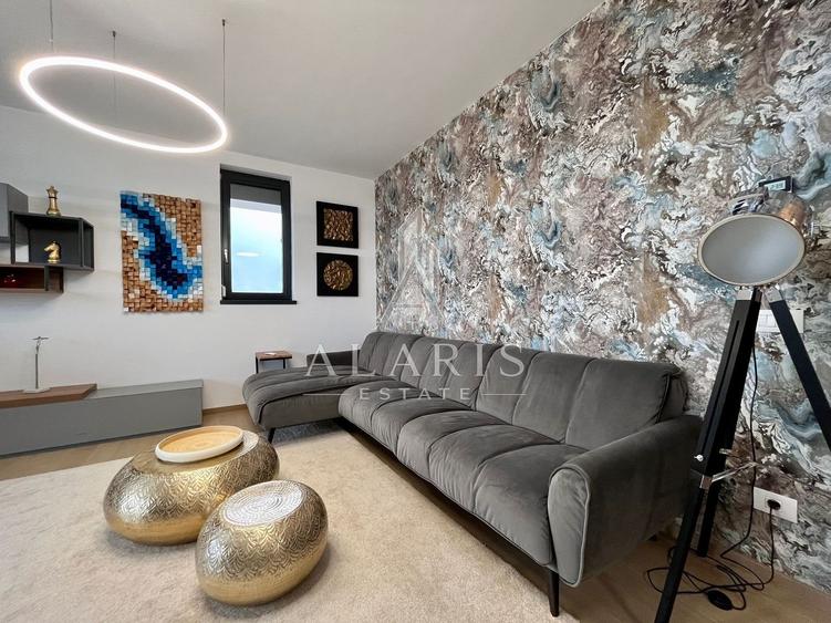 Apartament cu 4 camere semidecomandat, mobilat în Take Ionescu