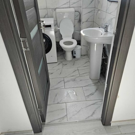 Apartament cu 3 camere decomandat în Micro 15
