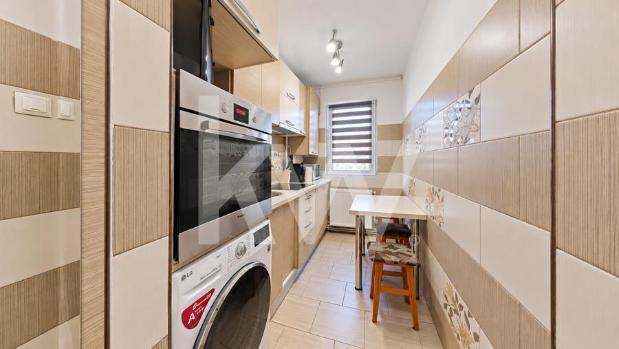 Apartament cu 2 camere semidecomandat, mobilat în Florilor