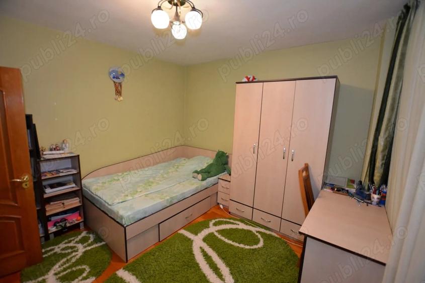 Casă cu 6 camere cu Teren 680 Mp în Găvana