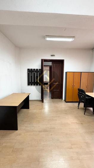 Casă individuală cu 23 camere cu Teren 475 Mp în Unirii