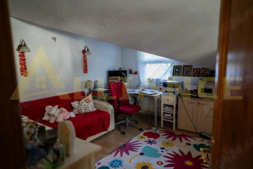Casă cu Teren 1800 Mp în Izvorani