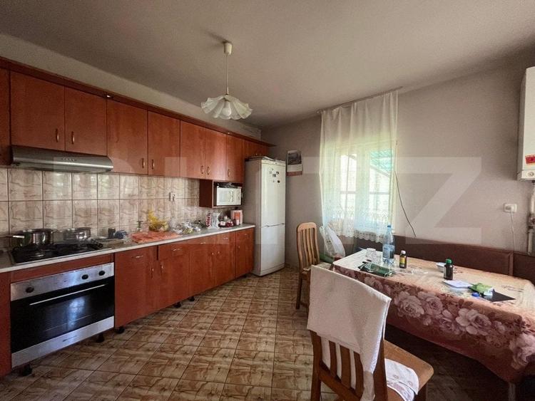 Casă cu 3 camere, 161 mp, cu curte comună, zona-ultracentral - 1