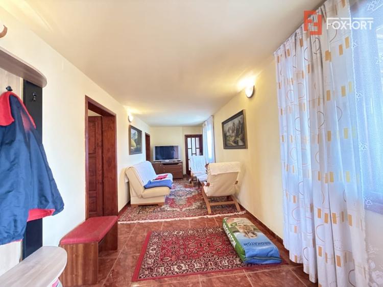Casă individuală cu 6 camere cu Canalizare în Săcălaz