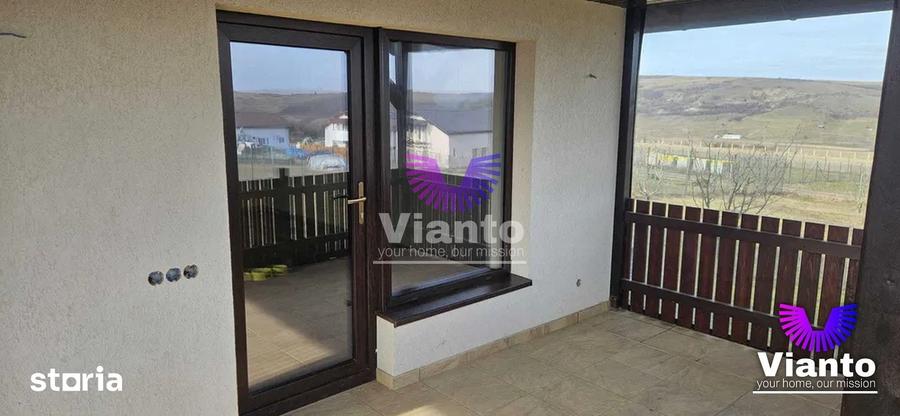 Casă cu 2 camere cu Teren 1300 Mp în Roșia
