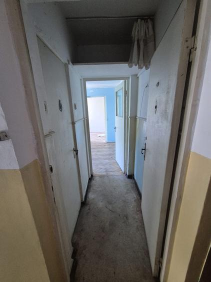 Apartament cu 2 camere semidecomandat în Podu Roș