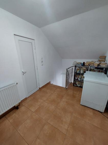 Casă cu 5 camere cu Garaj în Izvoru Muntelui