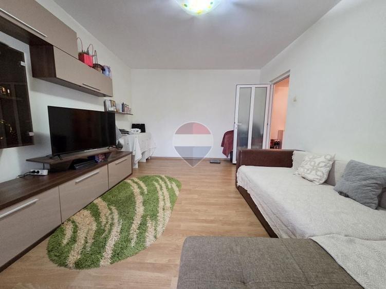 Apartament cu 2 camere decomandat, mobilat în Central