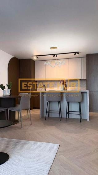 Apartament cu 2 camere semidecomandat, mobilat în Central
