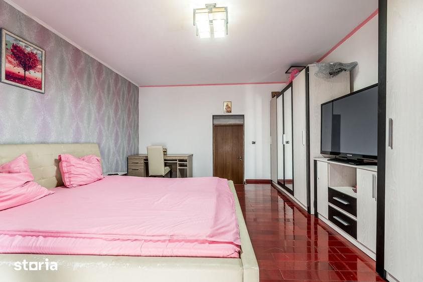Casă cu 6 camere cu Teren 558 Mp în Central