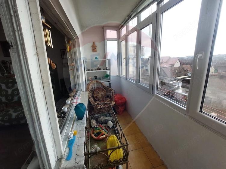 Apartament cu 6 camere decomandat în Central