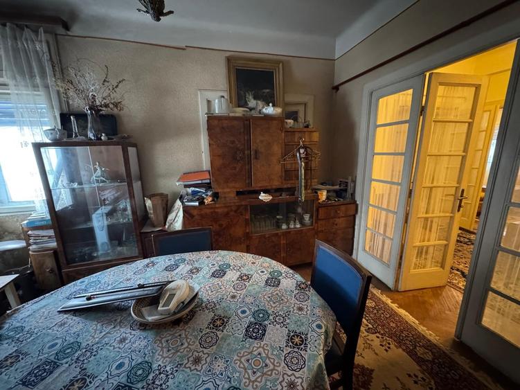 Apartament cu 4 camere decomandat în Armeneasca