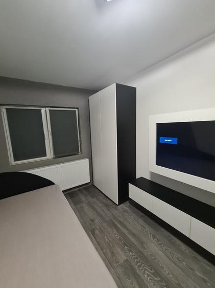 Apartament cu 3 camere semidecomandat în Micălaca