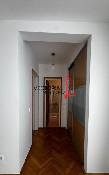Apartament cu 3 camere decomandat în Vatra Luminoasă