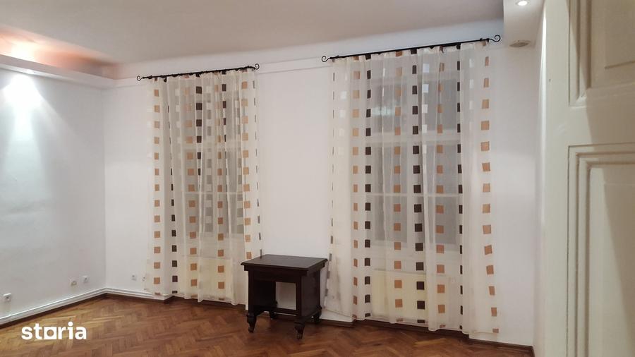 Apartament cu 3 camere în Sub Arini