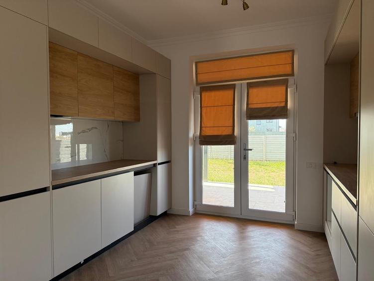 Casă individuală cu 4 camere cu Teren 450 Mp în Frumușani