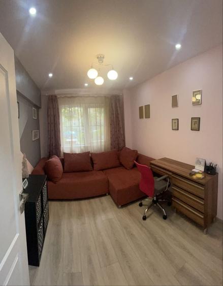 Apartament cu 4 camere decomandat în Pantelimon