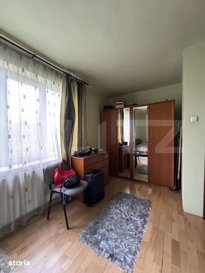 Casă cu 7 camere cu Teren 230 Mp în Siloz