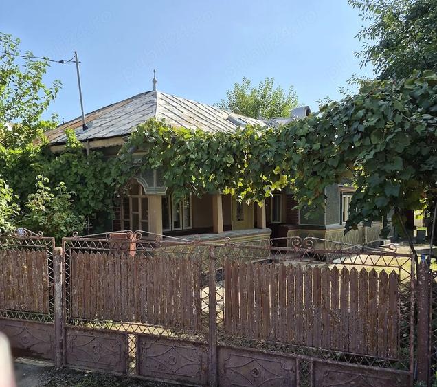 Casă cu 3 camere cu Teren 1700 Mp în Potlogi