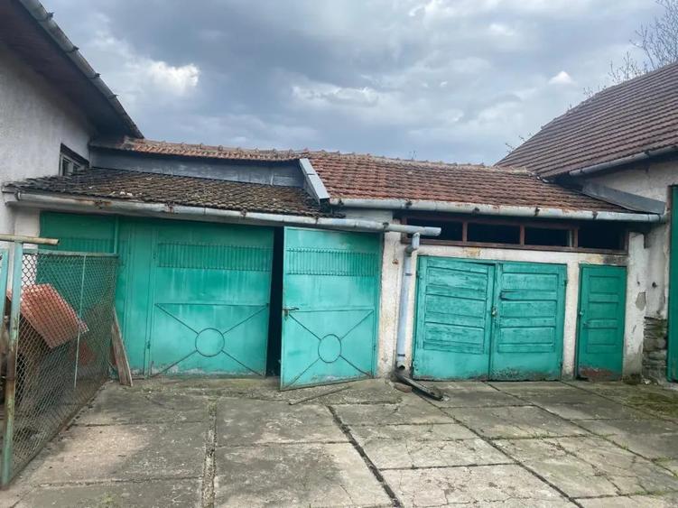 Casă cu 5 camere în Livadia
