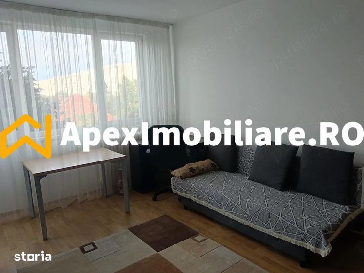 Apartament cu 2 camere semidecomandat în Tei