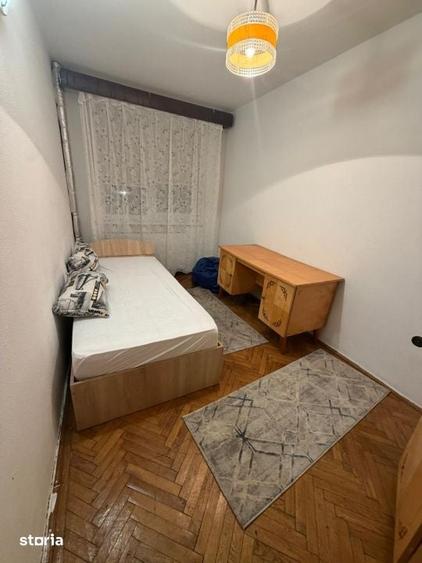 Apartament cu 3 camere semidecomandat în Brazda lui Novac
