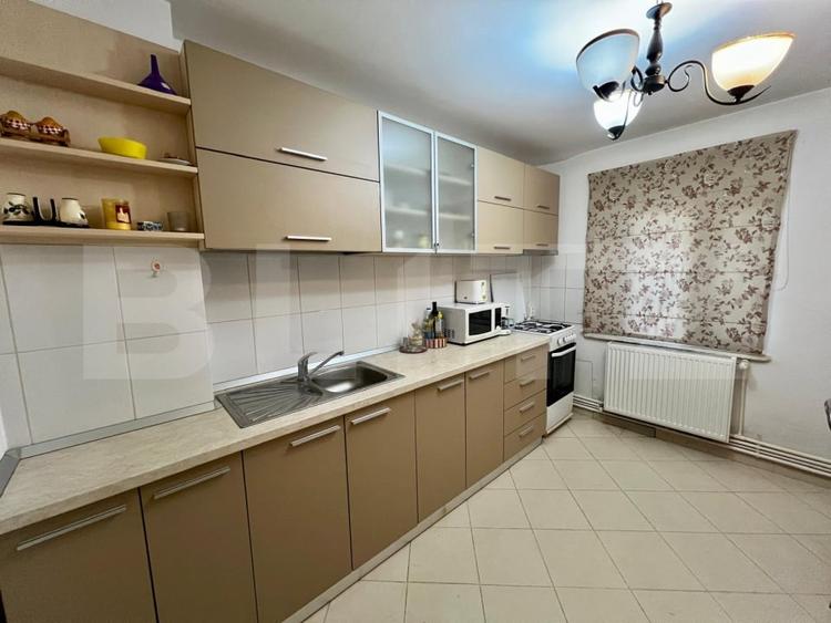 Apartament cu 3 camere decomandat, mobilat în Brazda lui Novac