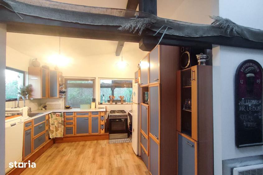 Casă cu 7 camere cu Teren 938 Mp în Chilia Veche