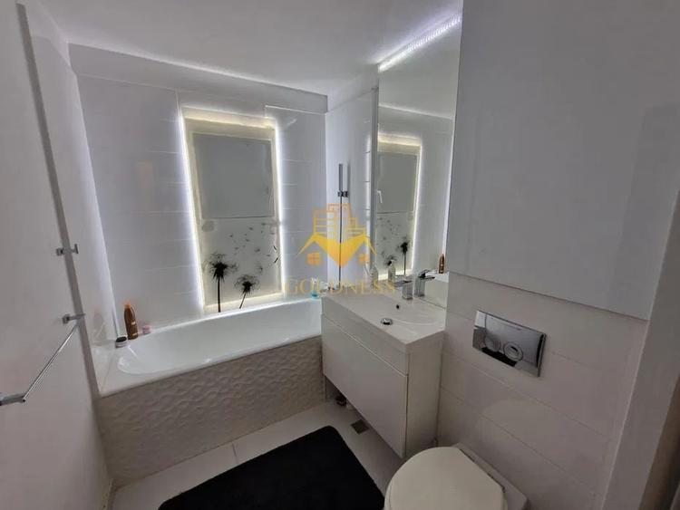 Apartament cu 3 camere semidecomandat, mobilat în Zorilor