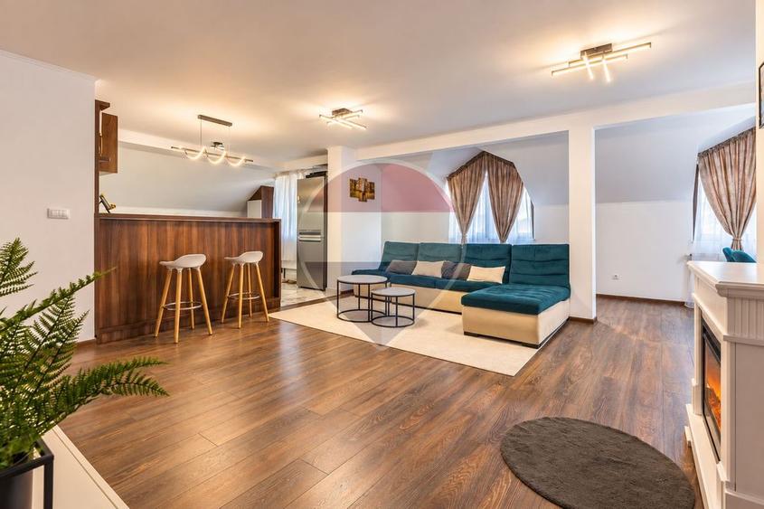 Apartament cu 4 camere decomandat, mobilat în Bucium