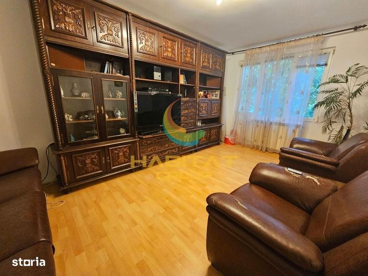 Apartament cu 3 camere decomandat în Socului