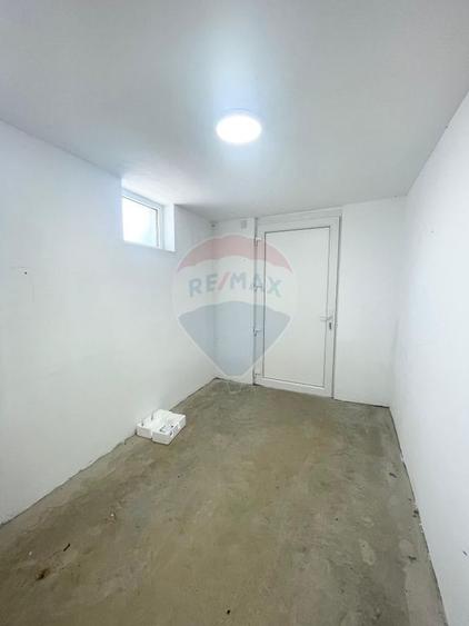 Spațiu comercial, de 120 mp, în Sânnicolau Mic