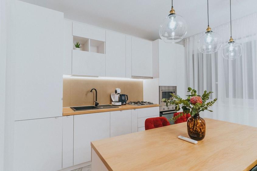 Apartament cu 3 camere în Centru Civic