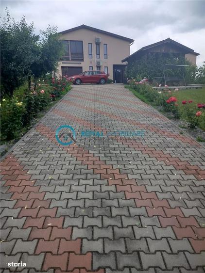 Casă cu 4 camere cu Teren 1000 Mp în Bucov