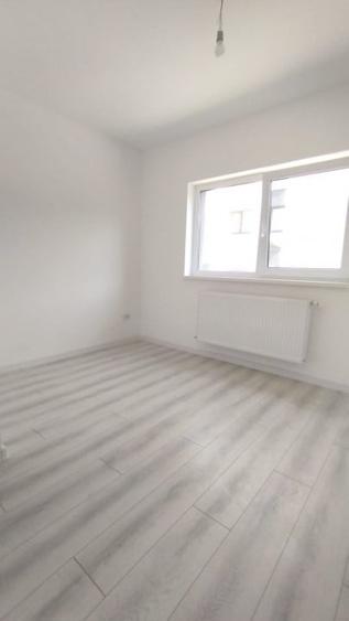 Apartament cu 3 camere decomandat în Păcurari