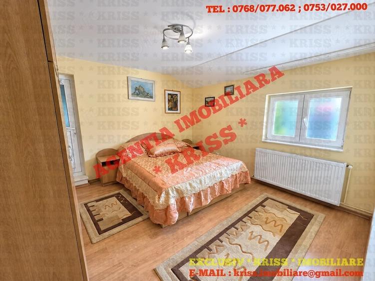 Casă cu 6 camere cu Teren 4000 Mp în Central