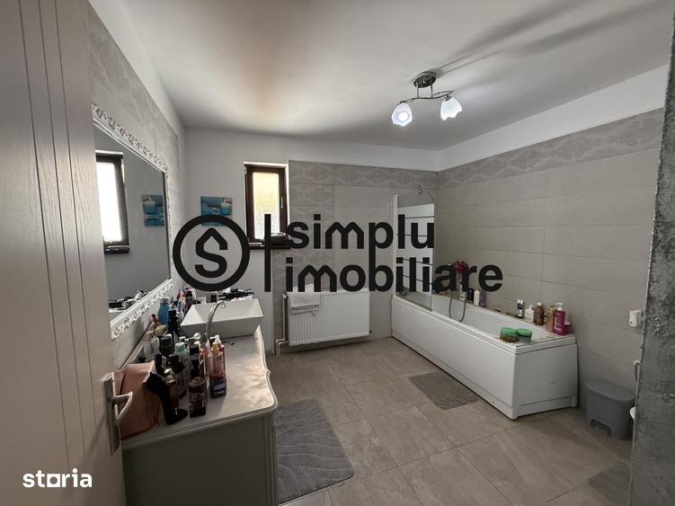 Casă cu 4 camere cu Teren 258 Mp în Bordei