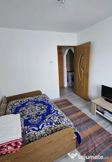 Apartament cu 3 camere decomandat în Obcini