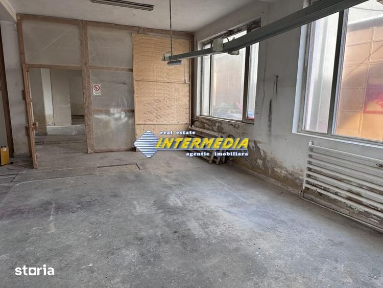 Spațiu comercial, de 250 mp, în Lipoveni