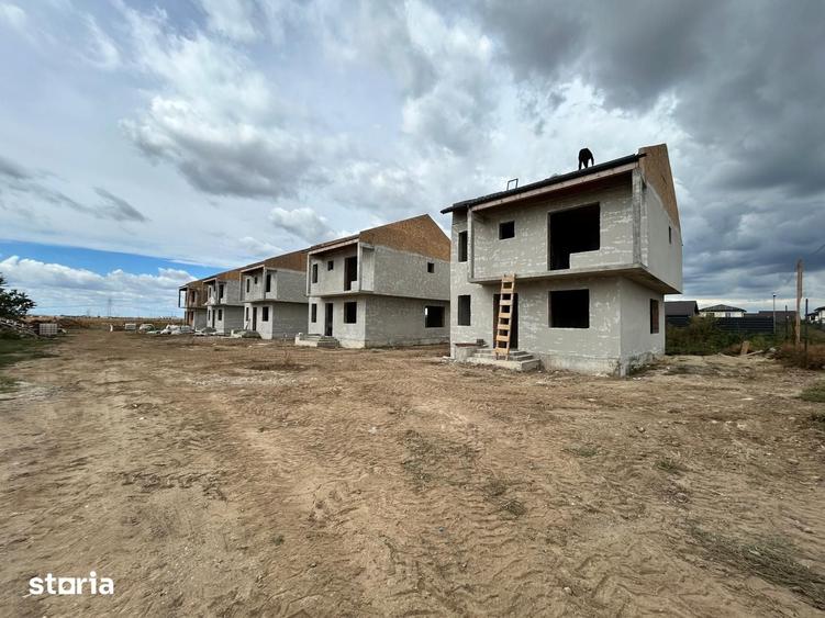 Casă cu 5 camere cu Teren 350 Mp în Cernica