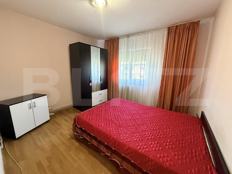 Apartament cu 3 camere decomandat, mobilat în Cetate