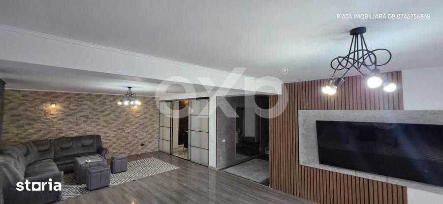 Casă cu 8 camere cu Teren 400 Mp în Central