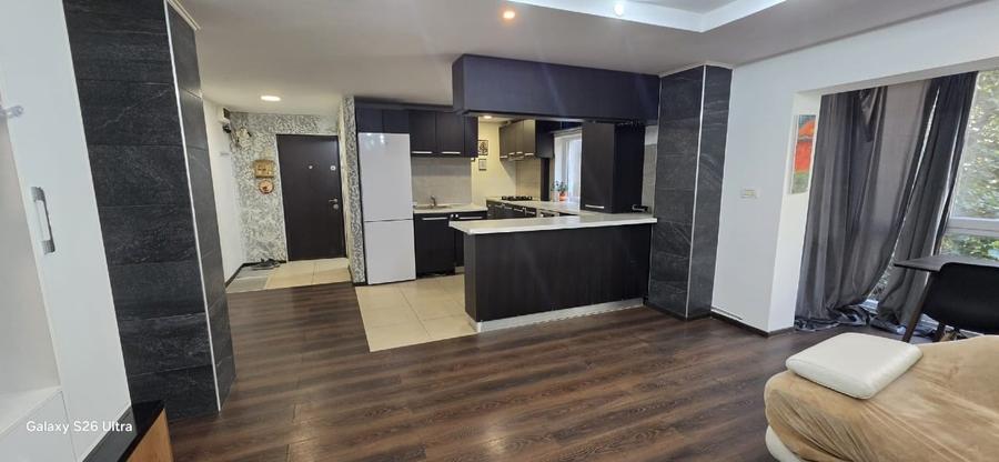 Apartament cu 3 camere decomandat, mobilat în Dorobanților