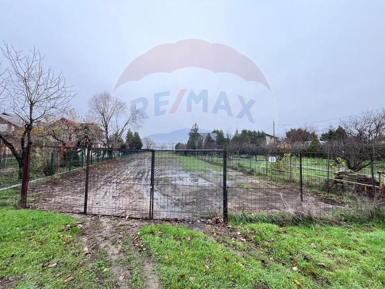 Teren intravilan de 1427 mp, în Nord-Est