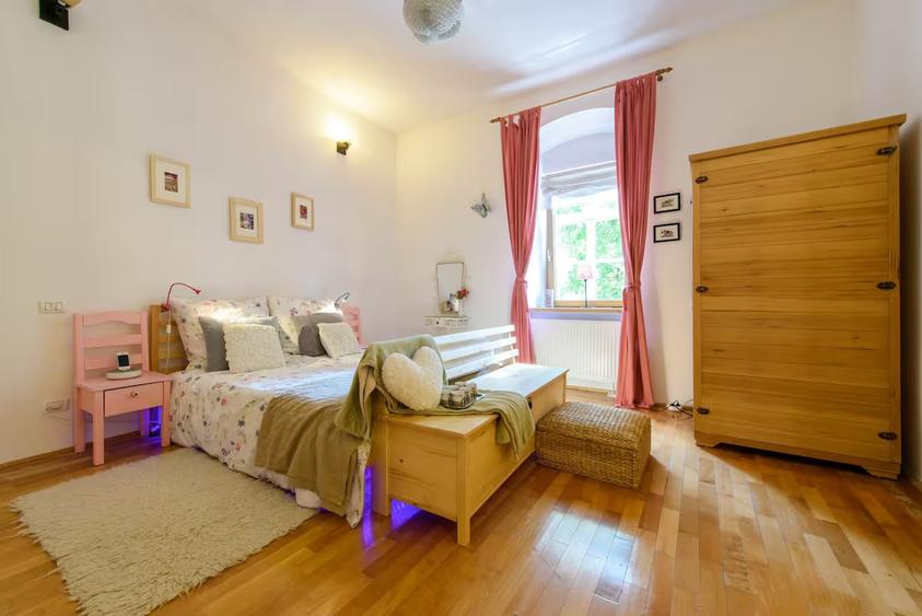 Apartament cu 2 camere nedecomandat în Centrul Istoric