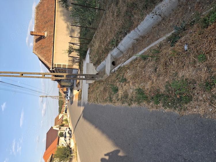 Teren de 500 mp, în Alparea