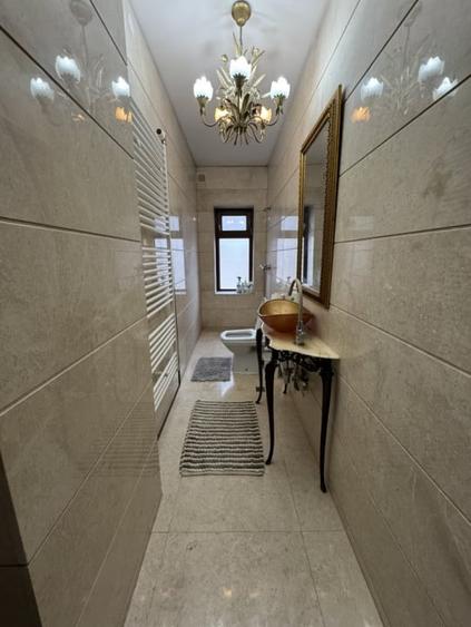 Duplex cu 4 camere cu Canalizare în Democrației
